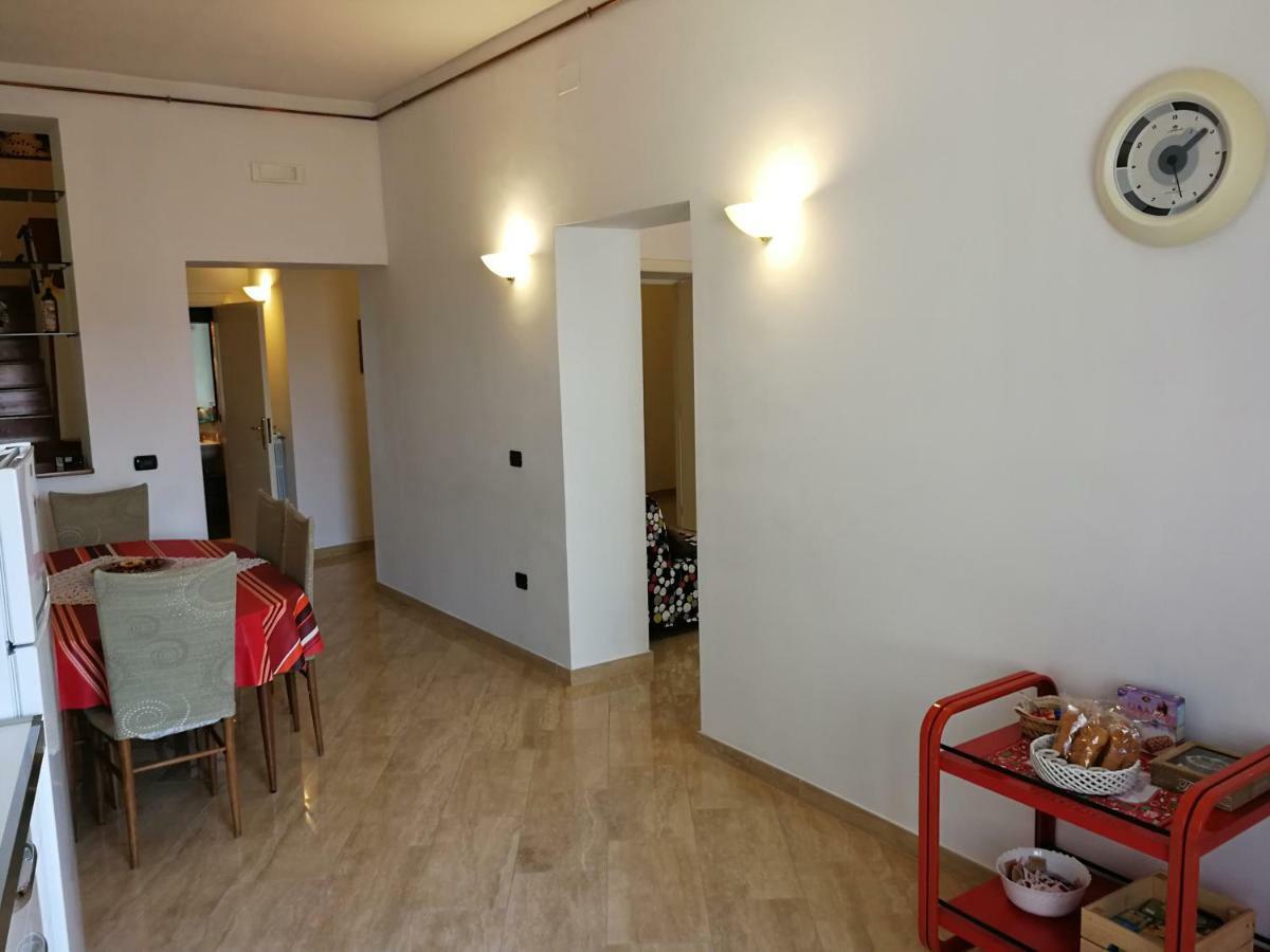 Luminoso appartamento sull'Hortus Conclusus Benevento Esterno foto